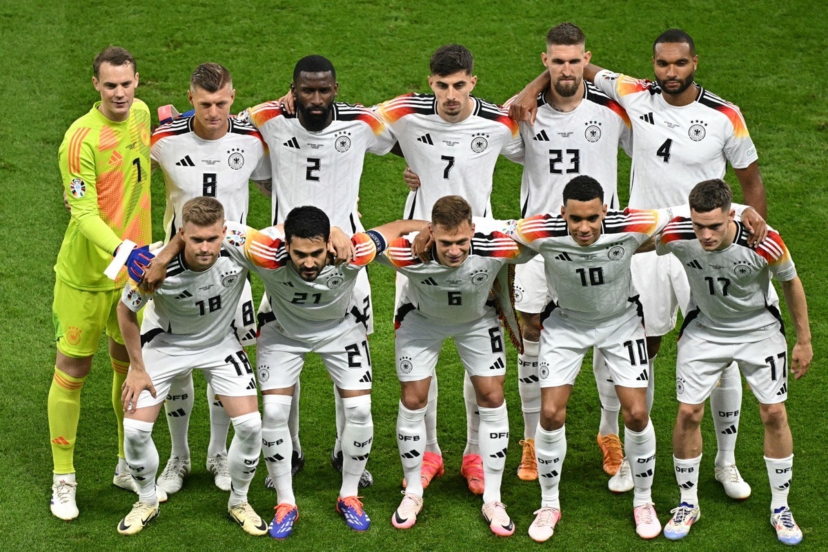Die deutsche Startaufstellung gegen die Schweiz am 23. Juni 2024 im weißen DFB Heimtrikot. (Photo by JAVIER SORIANO / AFP)